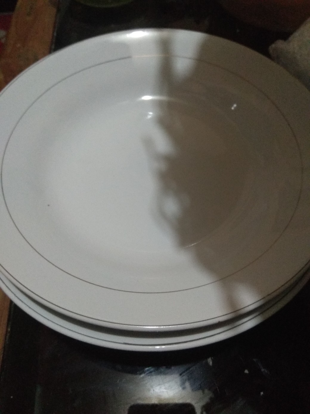 Piring Putih List Emas / Ukuran 22,5cm / Piring Makan 9