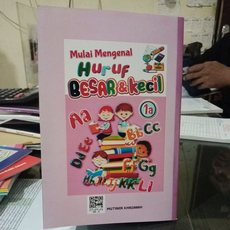 Buku Mulai Mengenal Huruf Besar &amp; Kecil 1A (15×24cm)