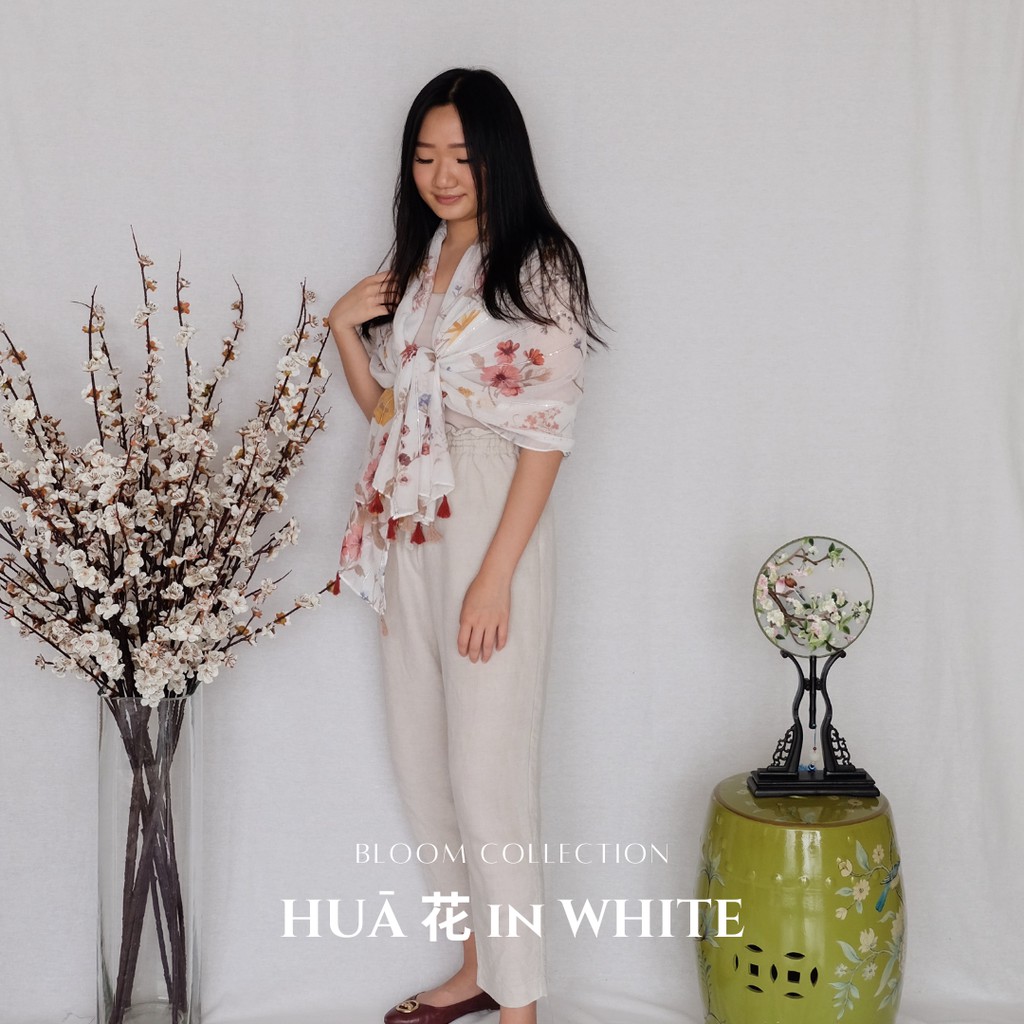 HUĀ 花 in WHITE Shawl – Bloom Collection