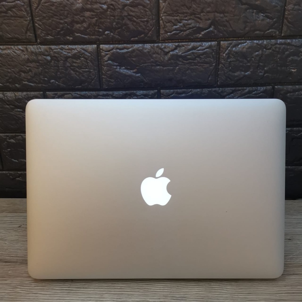 Macbook Air 13 inch Early 2015 Tertinggi Core i7 2.2GHz Ram 8GB
