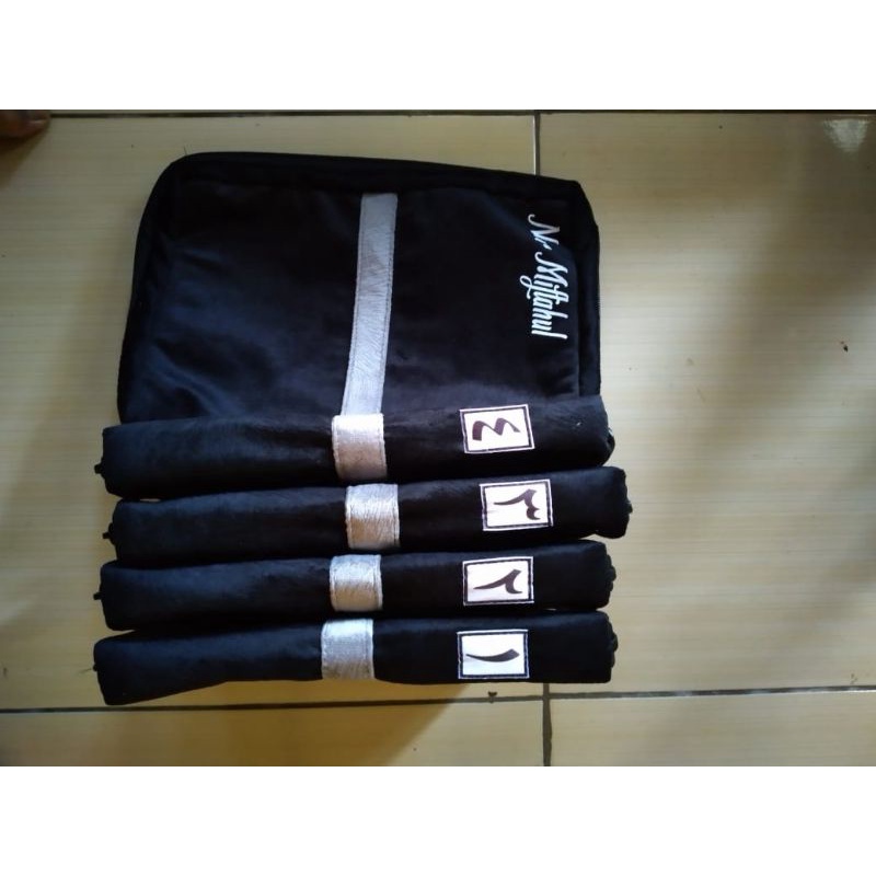

kadis 4 set variasi strib , nomor, sablon tulisan.
