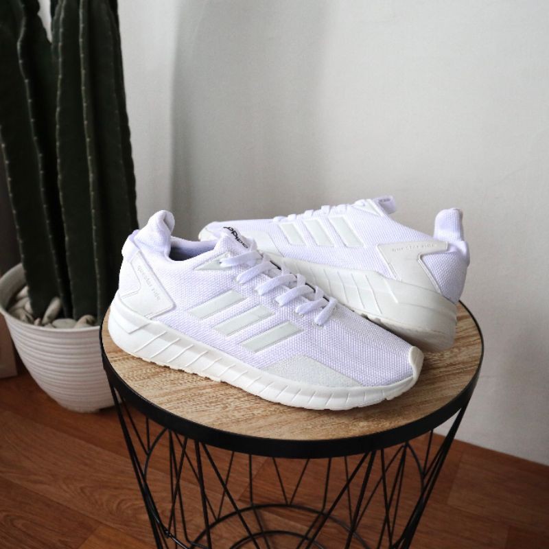 Adidas questar
