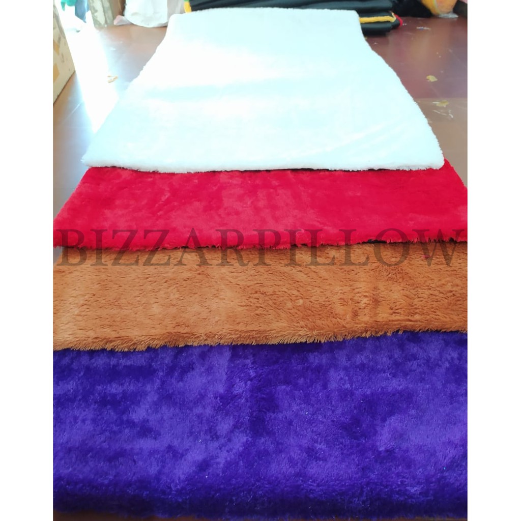 Bizzarpillow Karpet Bulu Rasfur Ukuran 100x150cm tebal 2cm BZ279