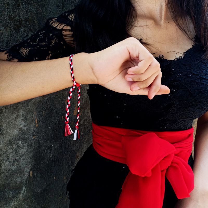 Gelang Tridatu Slot Jalin / Gelang Tridatu Kepang / Gelang Tridatu Unik / Gelang Pria / Gelang Tridatu Cowok / Gelang Tridatu Khas Bali / Gelang Persahabatan / Gelanh Tridatu Tipis / Gelang Tridatu Murah / Oleh Oleh Bali / Craftdewata