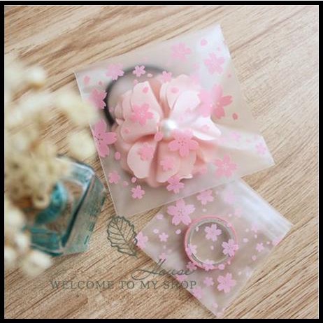 

Packing Tali Untuk Plastik Bungkus Kue / Roti / Twist Cetakan Mould