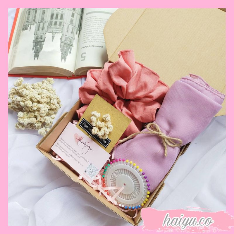 

[READY] Set Gift Box Hijab Hampers Kado Cewek Wisuda/ulang tahun by Haiyu.co