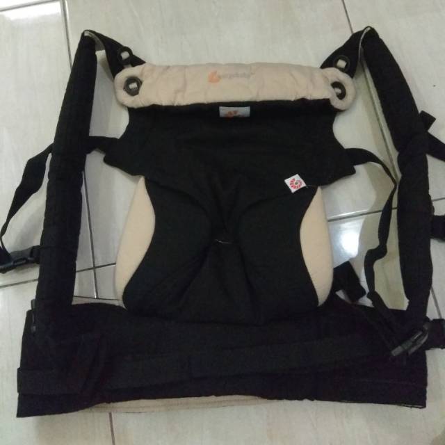 Ergobaby 360 black camel