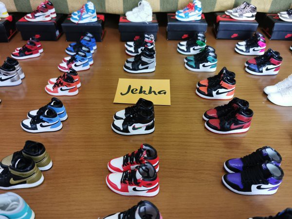 Air Jordan 1 Breed Banned - 3D Sneakers Keychain Gantungan Kunci