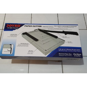 

CLP *pemotong kertas paper cutter F4 FOLIO JOYKO LETTER 26X38 cm pc 2638>>