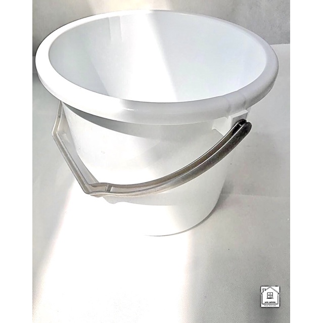 Ember warna putih aesthetic