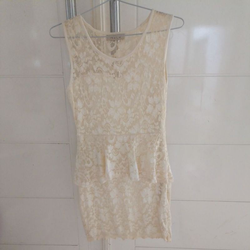 dress brukat warna putih tulang preloved n.y.L.a kondisi masih bagus