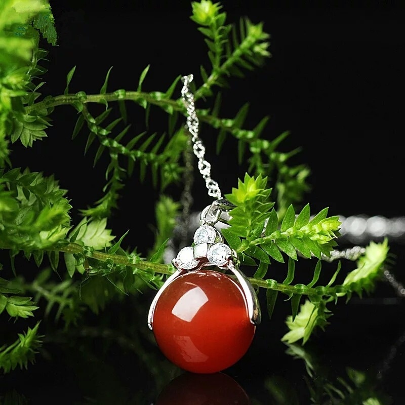 [Ready Stock]Fashion Personality Red Agate Beryl Pendant Necklace