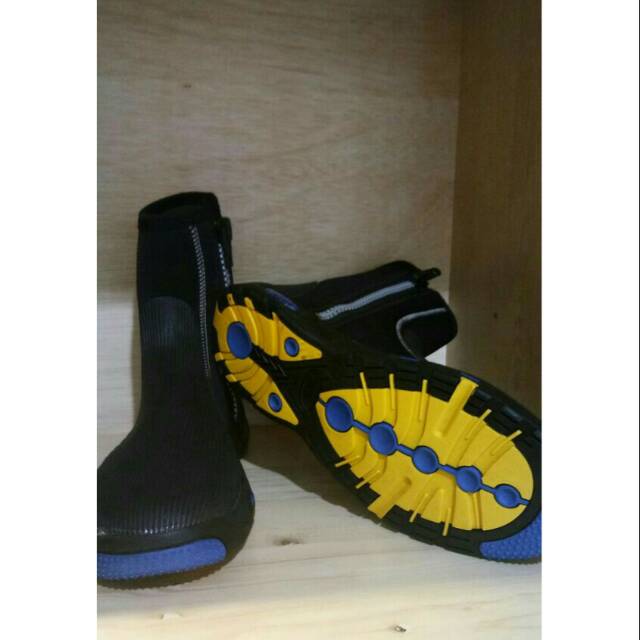 Sepatu Selam Booties IST S55