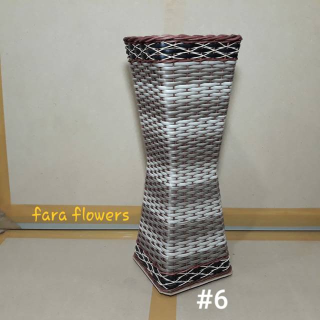 vas rotan  pot anyaman
