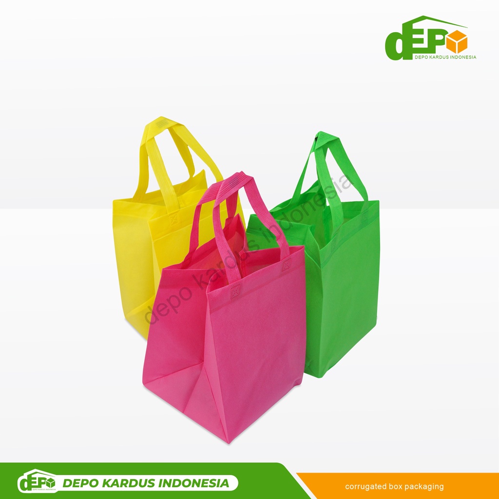 

Tas Spunbond 3D (20,5X20,5X27,5 CM) Tasspunbond/Goodiebag/Taskain/Taskado