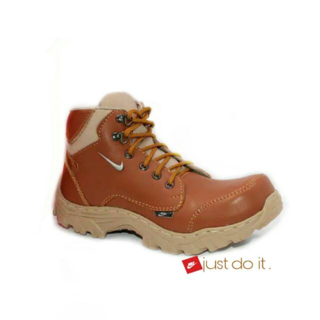 nike boot safety light brown sepatu boot pria