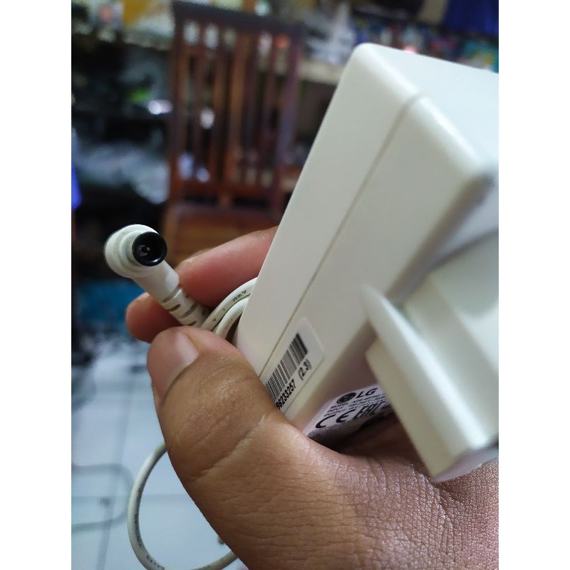 Adaptor / Adapter Monitor LG 19V - 1.3A Model : ADS-40FSG-19