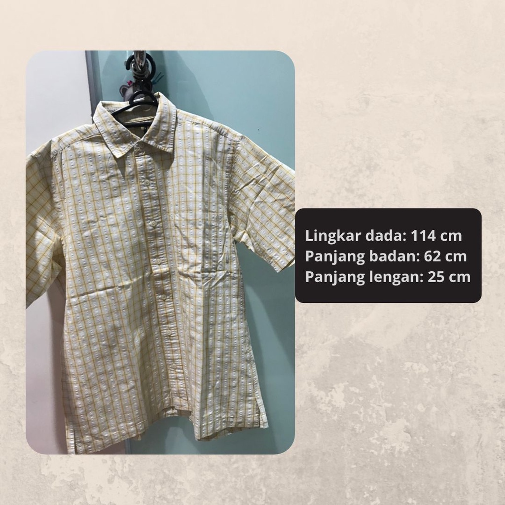 Kemeja pria lengan pendek kotak-kotak warna putih kuning merk UNIQLO size M