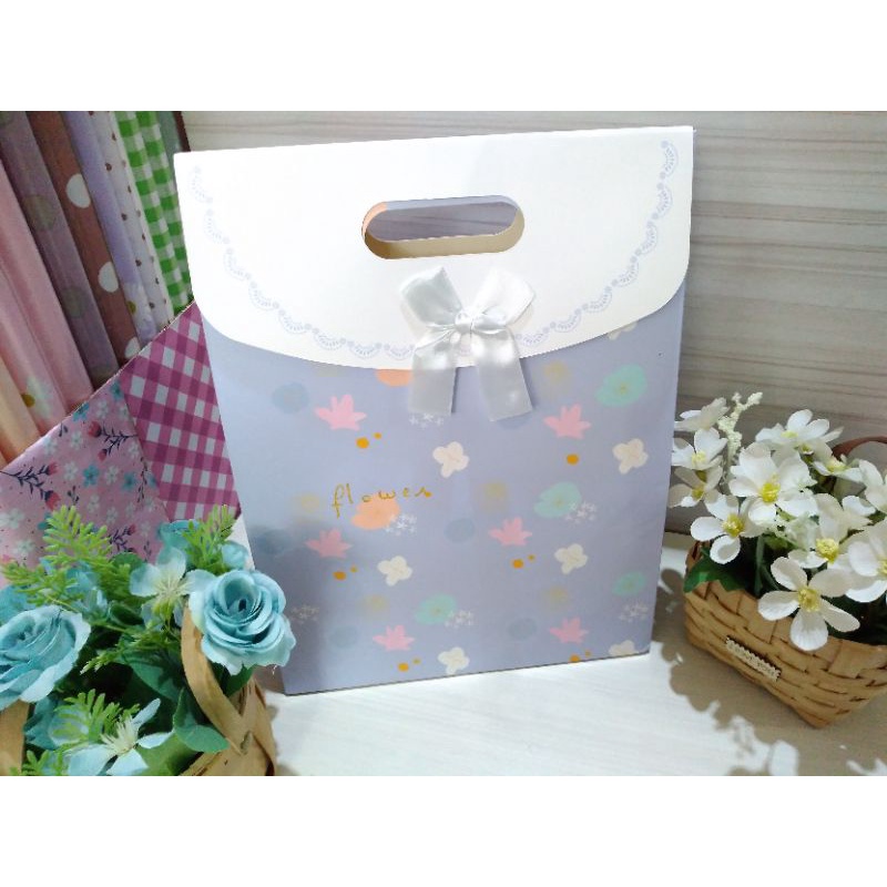 Paperbag lucu ukuran 28x15x37cm