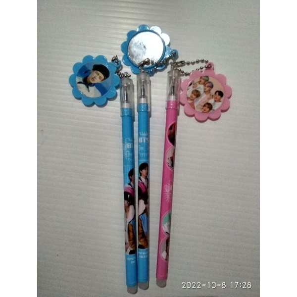 

PULPEN GEL GANTUNGAN CERMIN BTS