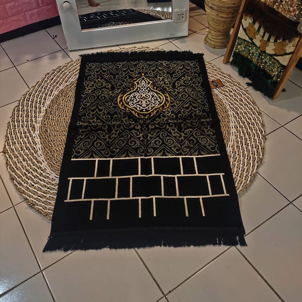 Sajadah Kiswah Bulu Lembut / Sejadah Turki Bulu Hitam / Sajadah Motif Kiswah