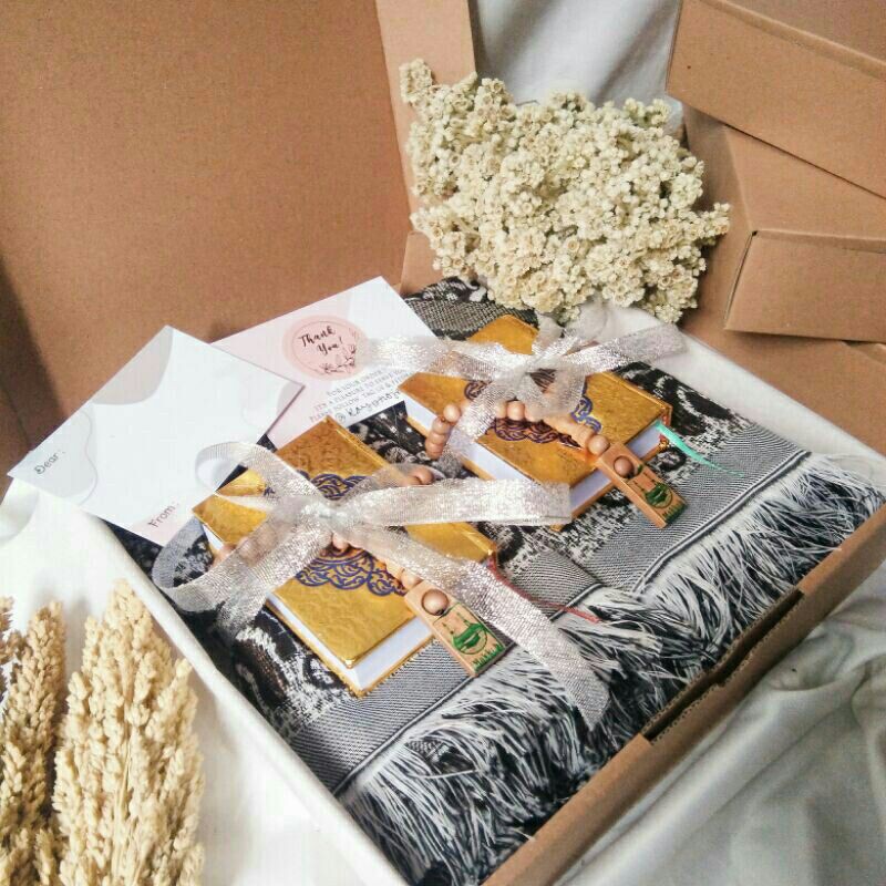 

Hampers Pernikahan | Kado Pernikahan Unik