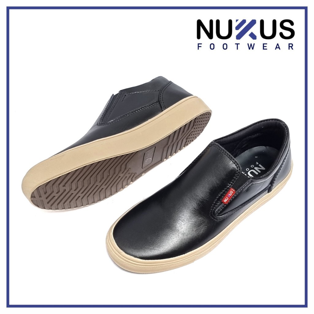 Nukus Sepatu Pria Kasual Slip On Classic Kulit Sapi Asli Hitam Putih - NKS