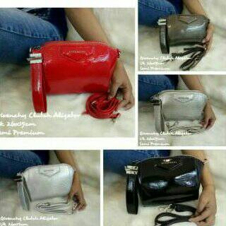TAS GIVENCHY ANTIGONA SLING GLOSSY