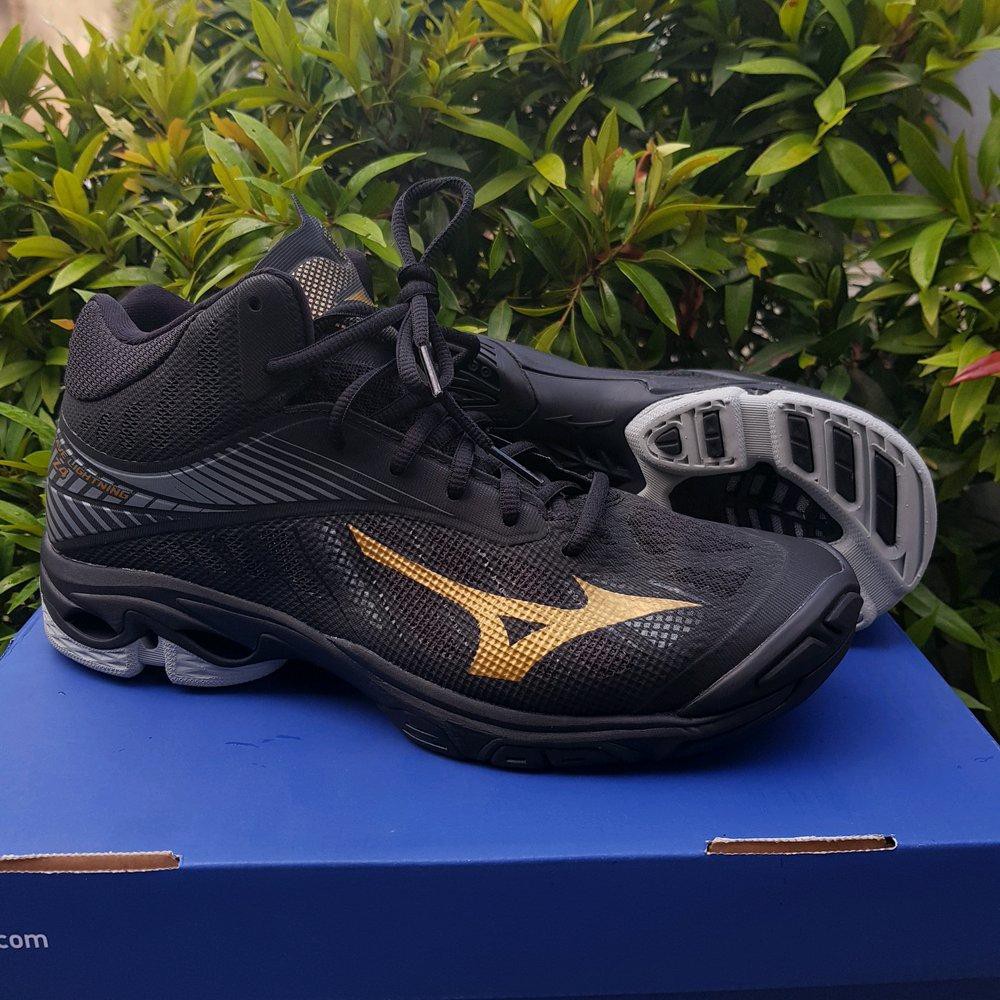 sepatu mizuno mid