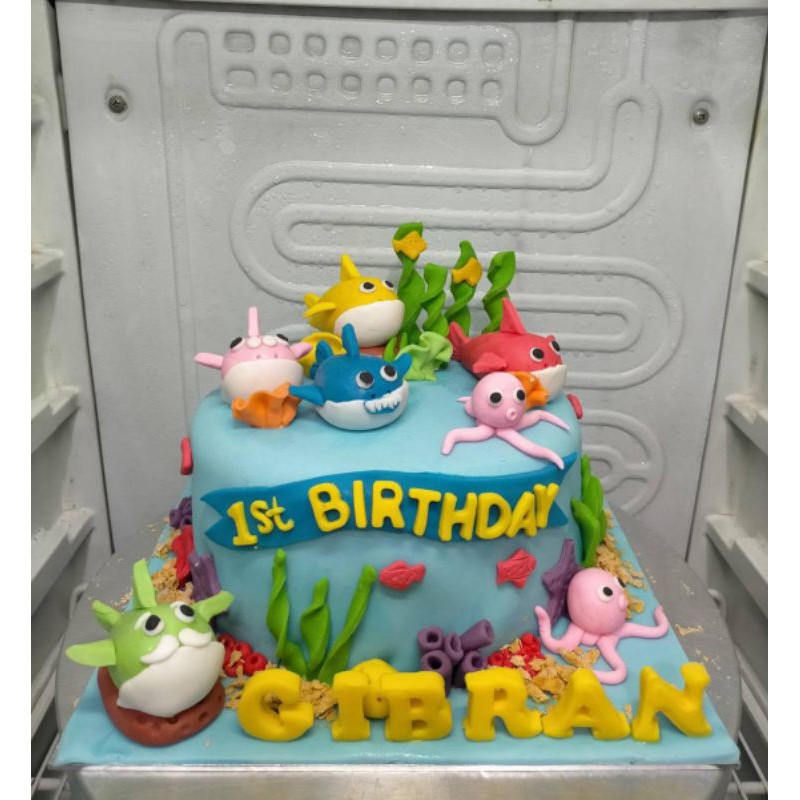 

Kue Ulang Tahun Karakter Baby Shark