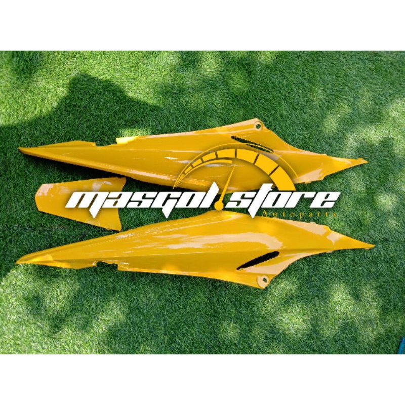 BODY BELAKANG REVO LAMA / REVO LANCIP KUNING