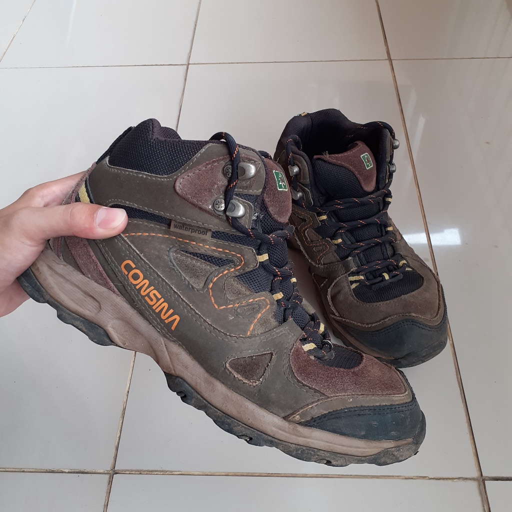 Sepatu Gunung Consina Alpine Series Second Mulus