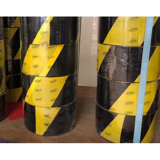 

☛ Garis Pembatas/ Police Line Hitam Kuning ukuran 3”x300m ☀