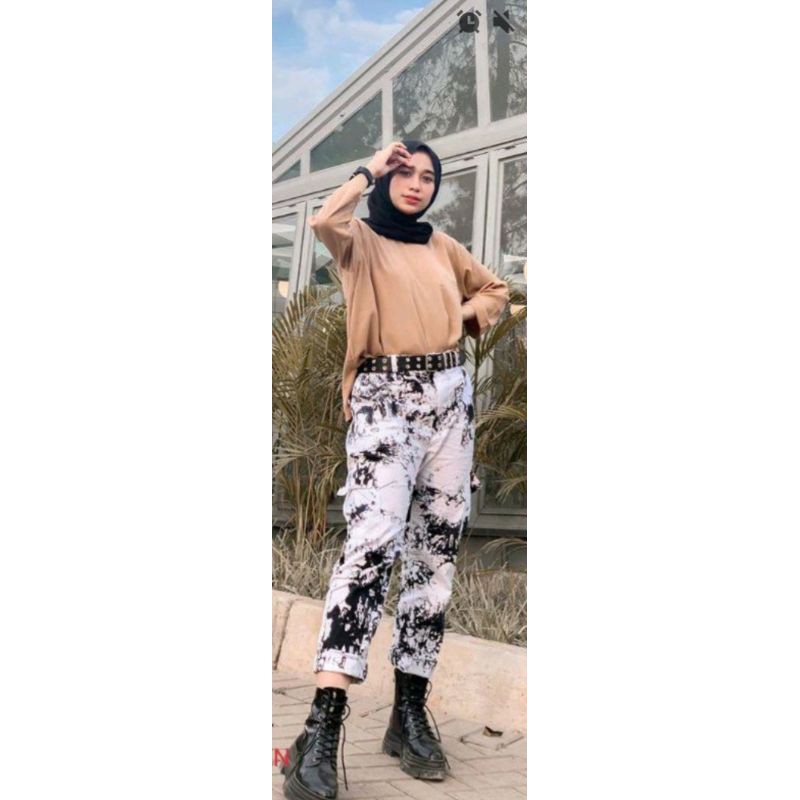 tye die cargo black and white