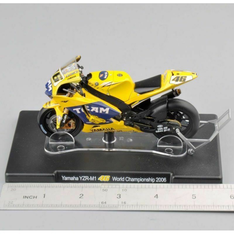 (Gratis Ongkir) Miniatur Diecast Motor Valentino Rossi yzr-m1 Yamaha 46 # World Skala 1: 18 2006