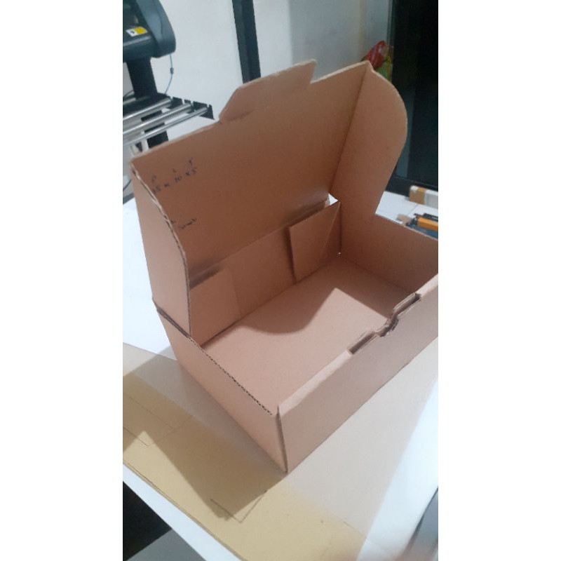 

Box die cutt B/f 12x12x6cm model pizza