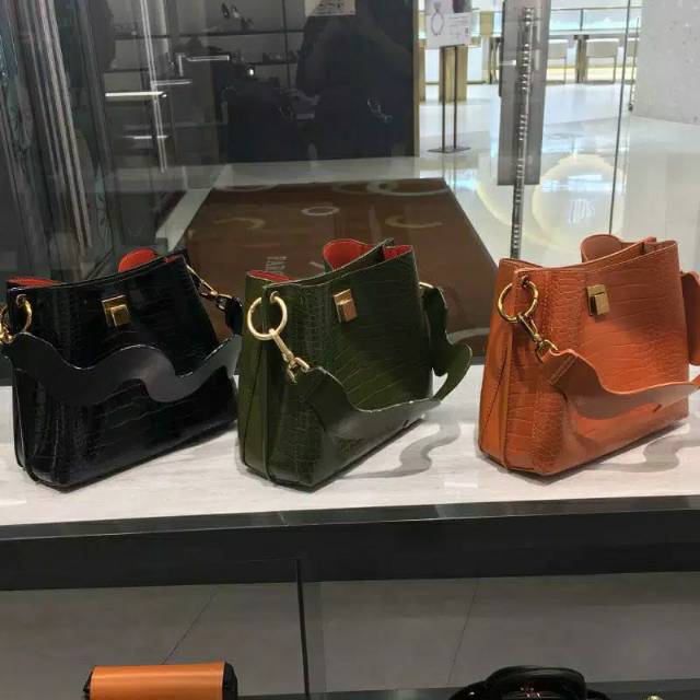 Charles and Keith 2 Room Croco Effect Bag