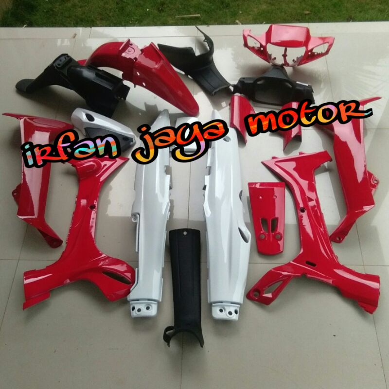 Cover body Full halus kasar yamaha Vega R lama Fizr merah putih