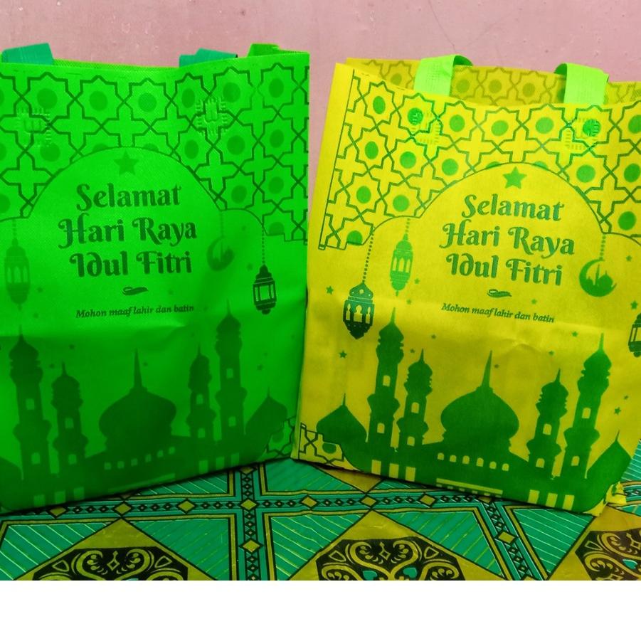 

♢ Harga PerLusin (12pcs ) Goodie Bag Handle Idul Fitri uk 30x40x8 / Spunbond Lebaran ✴