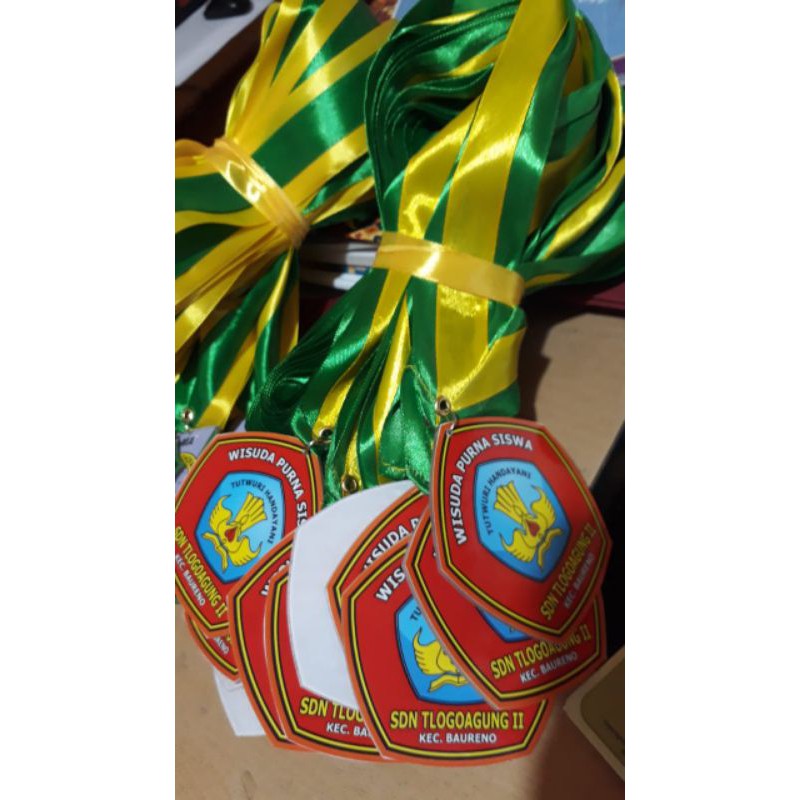 Kalung wisuda/Gordon