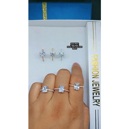 Cincin diamond emeral cut,mewah,tidak luntur, klo kusam sikat pelan+odol,bilas pake air bersih