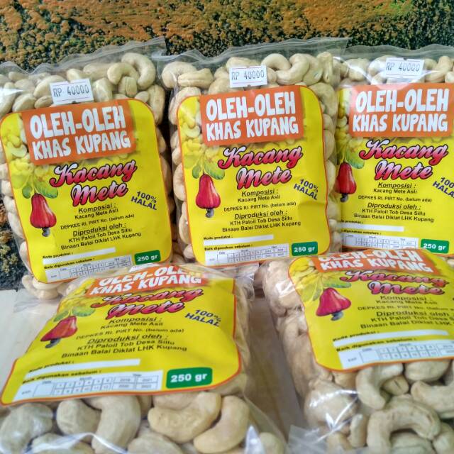 

Kacang Mete Mentah Grade 1 (Utuh) 250 gram