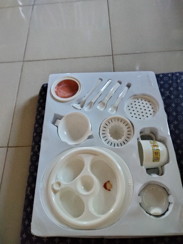 Feed Set Piring Air Panas + Saringan Baby Kiddy Kd8201