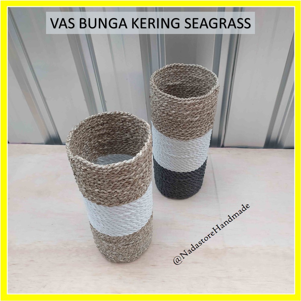 VAS BUNGA / BEJANA / POT BUNGA KERING ANYAMAN SEGARASS