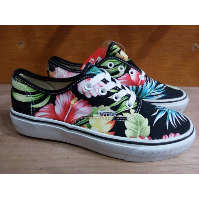vans authentic motif vans authentic motif