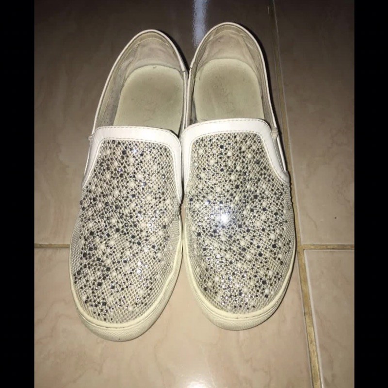 staccato sepatu slip on putih authentic/original size 36 preloved second branded shoes