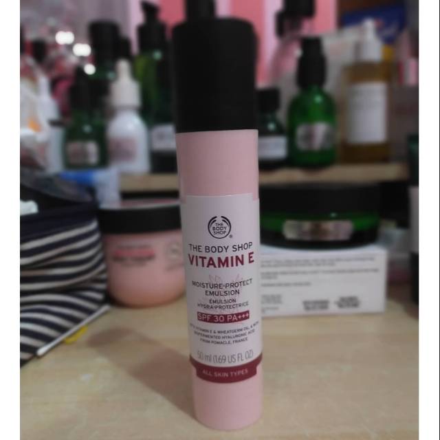 The Body Shop Vitamin E Moisture Protect Emulsion / Sunblock The Body Shop