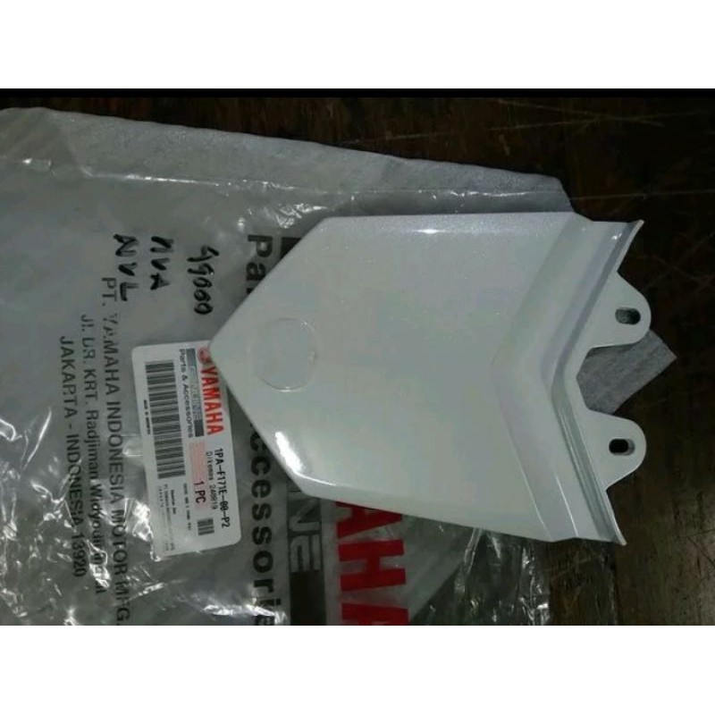 COVER TAIL VIXION NEW NVA NVL PUTIH ORIGINAL YAMAHA