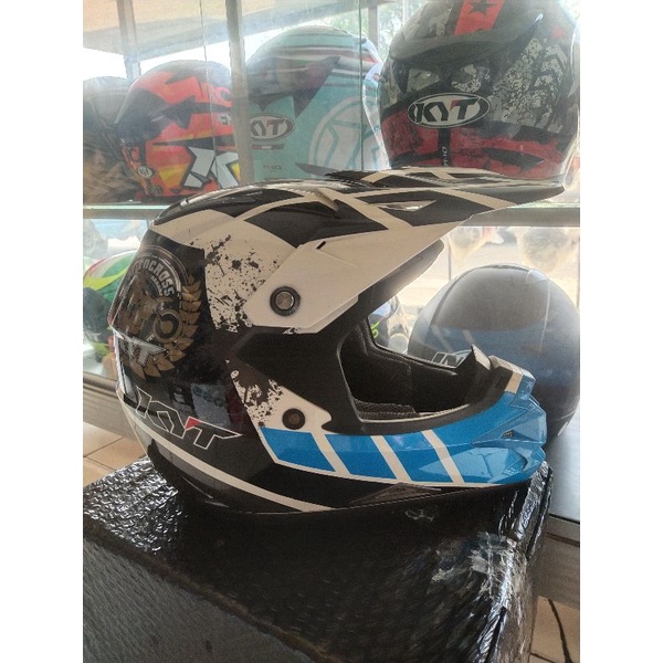 helm KYT cross original