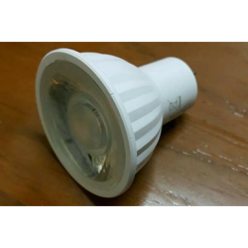 Bohlam lampu sorot MR16